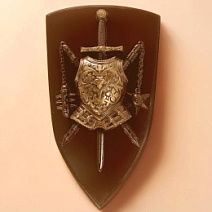 "Щит и меч" скульптура молочный шоколад 