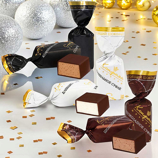 Новогодний набор конфет "Суфле" (ванильное, шоколадное, кофейное) в шоколаде 105г (красный)