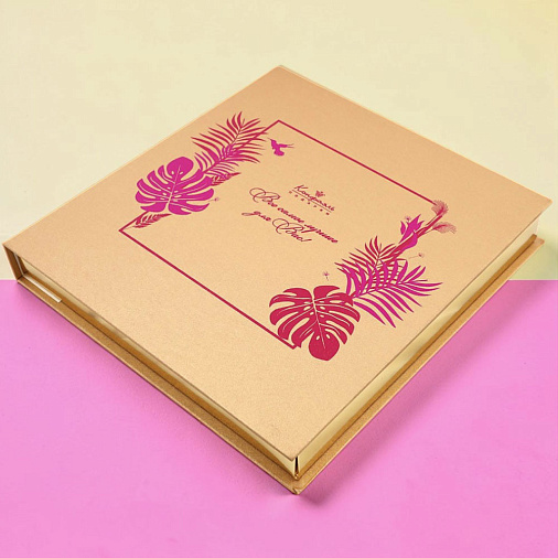 Подарочный набор с конфетами: мармелад, конфеты ассорти (мега-книга золотая)