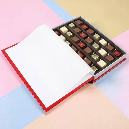 «С Днём Рождения» книга с конфетами ассорти (красная)