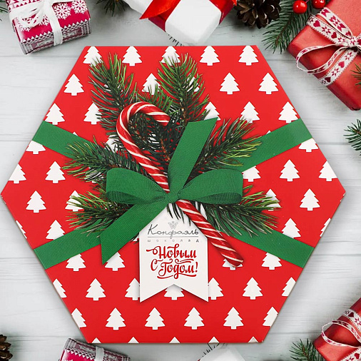 Новогодний набор конфет "Суфле" (ванильное, шоколадное, кофейное) в шоколаде 105г (красный)