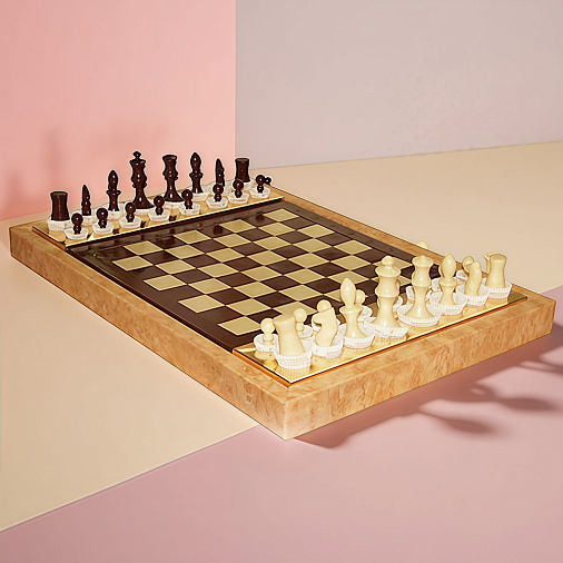 "Шахматы" настольная игра из молочного и белого шоколада