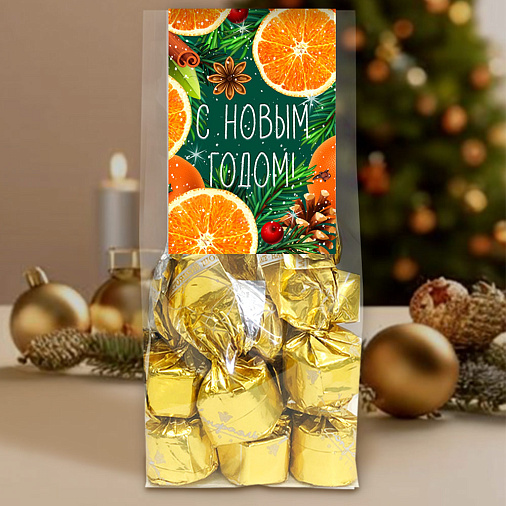 Новогодний набор: конфеты шоколадные, печенье,пряник, чай 675г в термопакете